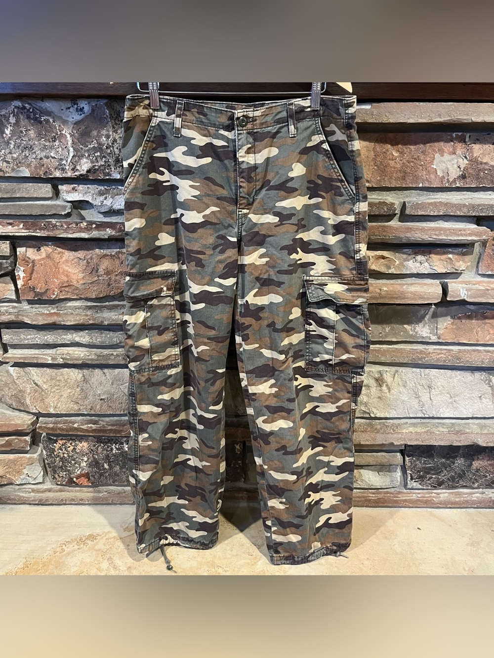 Levi's 94 Baggy Army Green Camo Cargo Pants 100% Cotton